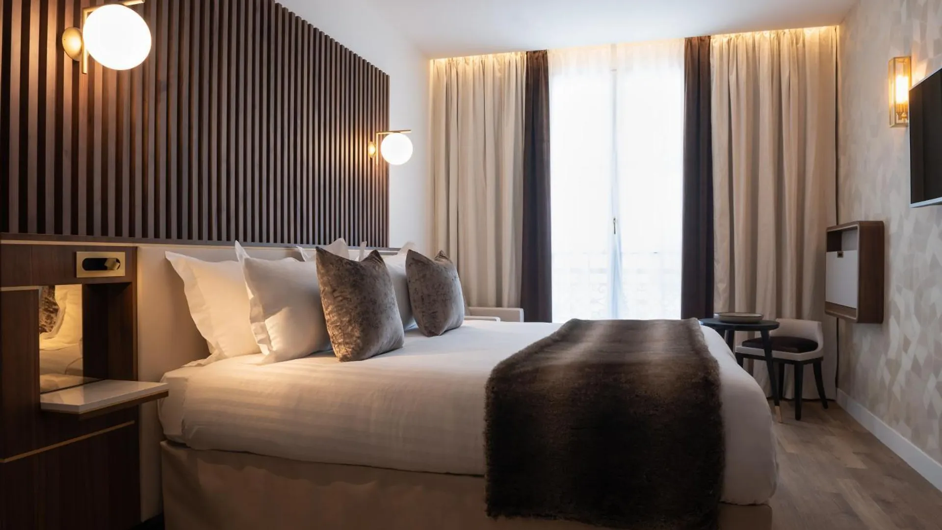 ****  Lord Byron Hotel Párizs Franciaország